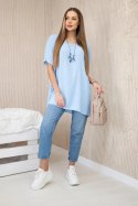 Bluzka oversize z wisiorkiem niebieski