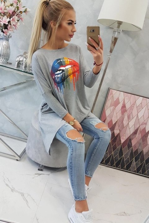 Bluzka oversize z nadrukiem tęczowych ust szara Bluzka oversize z nadrukiem tęczowych ust szara
