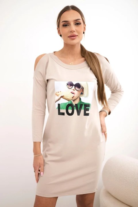 Sukienka z nadrukiem Love beżowa Sukienka z nadrukiem Love beżowa