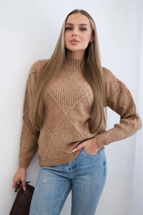 Sweter wkładany przez głowę w romby camelowy Sweter wkładany przez głowę w romby camelowy