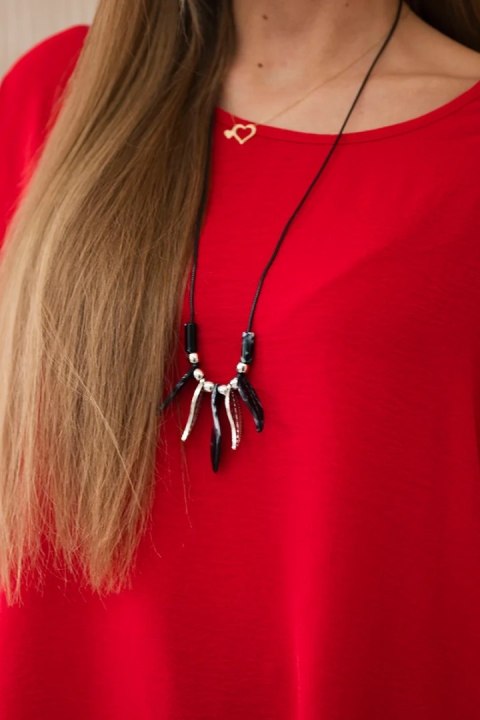 Bluzka oversize z wisiorkiem czerwona Bluzka oversize z wisiorkiem czerwona