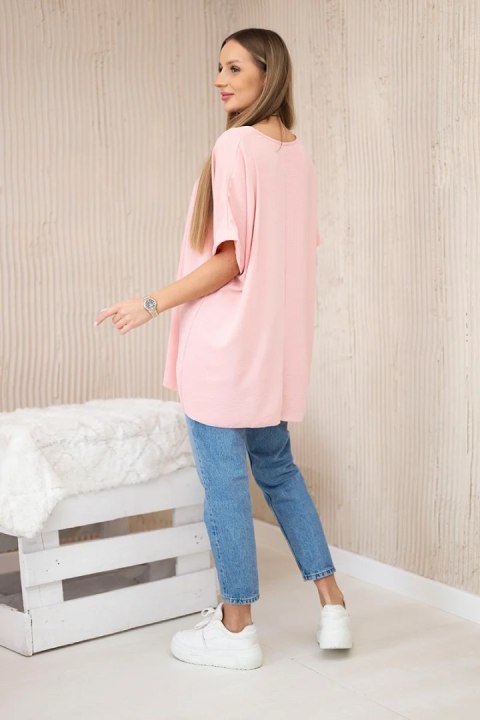 Bluzka oversize z wisiorkiem pudrowy róż Bluzka oversize z wisiorkiem pudrowy róż