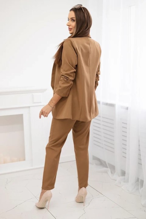 Komplet elegancki marynarki ze spodniami camelowy Komplet elegancki marynarki ze spodniami camelowy