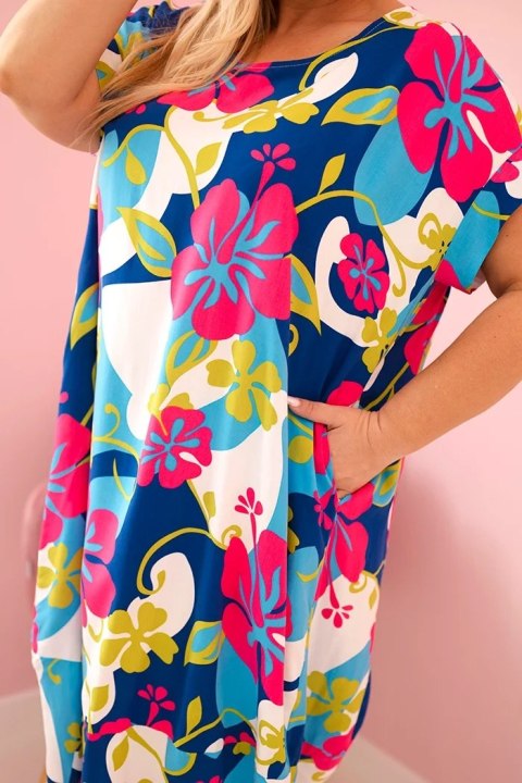 Sukienka damska Plus Size wiskozowa z kwiatowym wzorem fuksja Sukienka damska Plus Size wiskozowa z kwiatowym wzorem fuksja